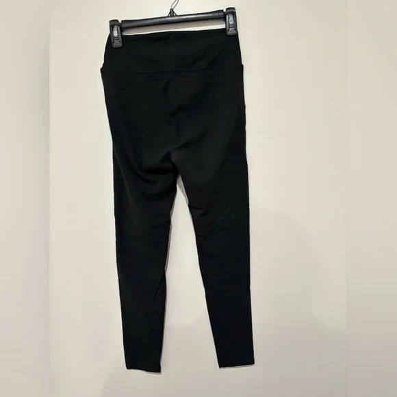 Victoria’s Secret black leggings size medium - Picture 5 of 5